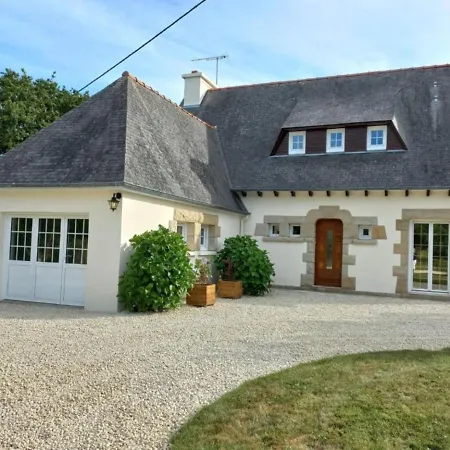 Large With Garden In Brittany * Hénansal