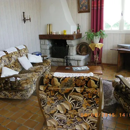 Large With Garden In Brittany Ferienhaus Hénansal